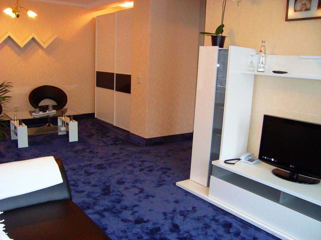 Sankt Kilian Hotel Zum Goldenen Hirsch מראה חיצוני תמונה