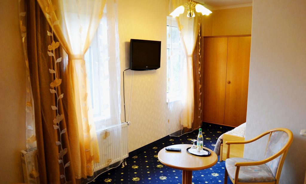 Sankt Kilian Hotel Zum Goldenen Hirsch מראה חיצוני תמונה