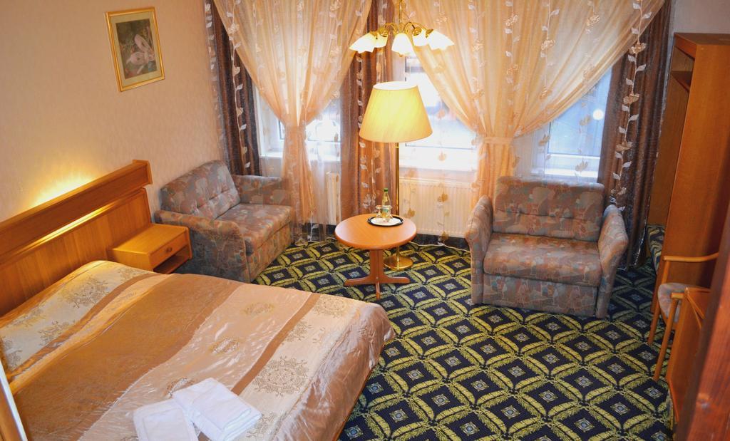 Sankt Kilian Hotel Zum Goldenen Hirsch חדר תמונה