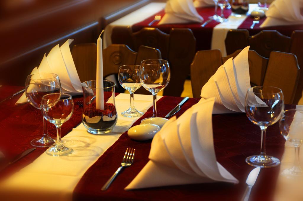 Sankt Kilian Hotel Zum Goldenen Hirsch מראה חיצוני תמונה