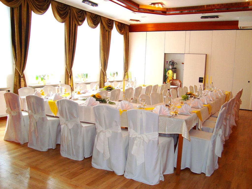 Sankt Kilian Hotel Zum Goldenen Hirsch מראה חיצוני תמונה