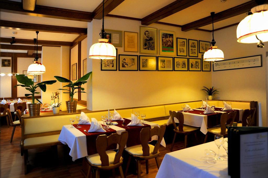 Sankt Kilian Hotel Zum Goldenen Hirsch מראה חיצוני תמונה