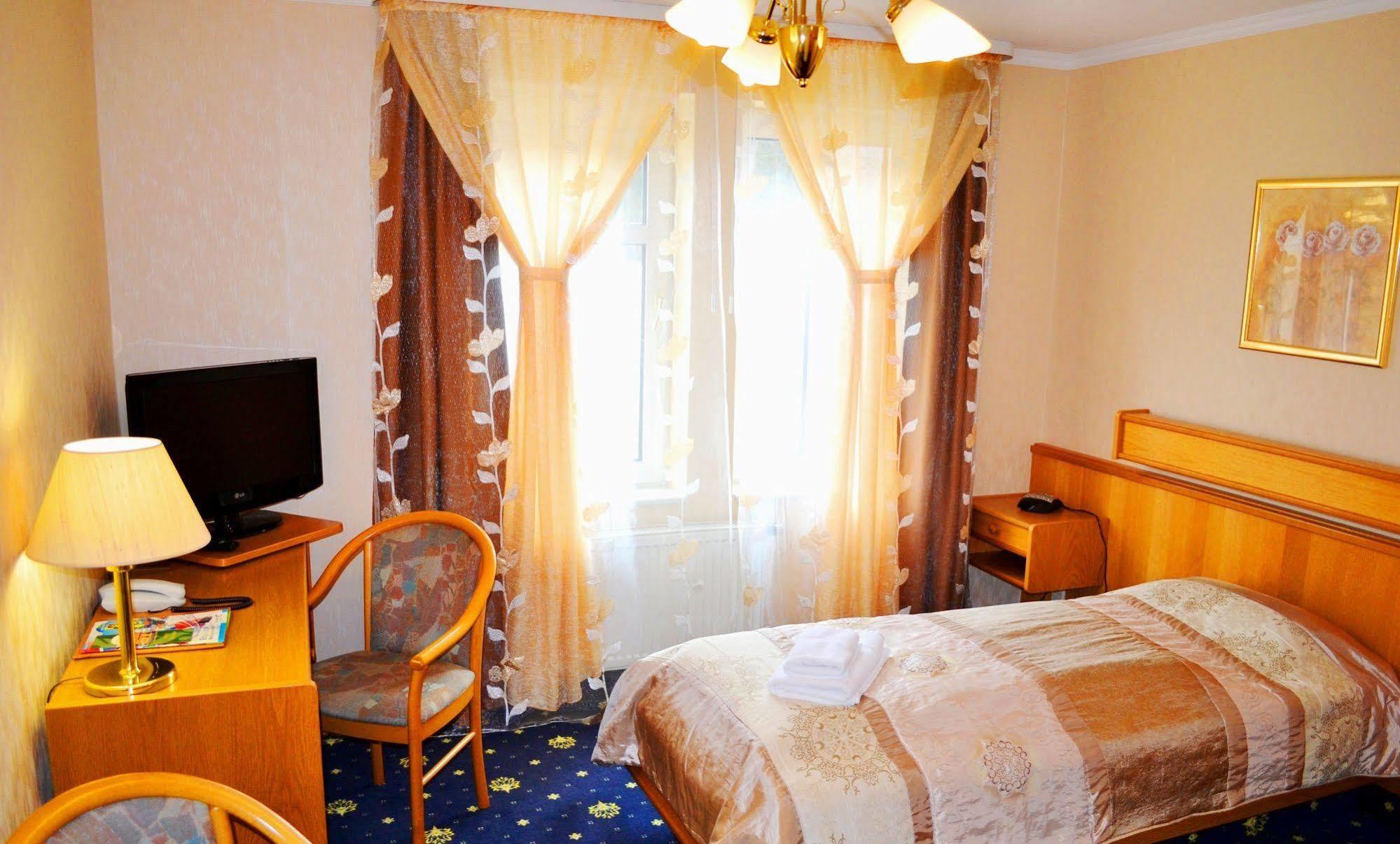 Sankt Kilian Hotel Zum Goldenen Hirsch מראה חיצוני תמונה